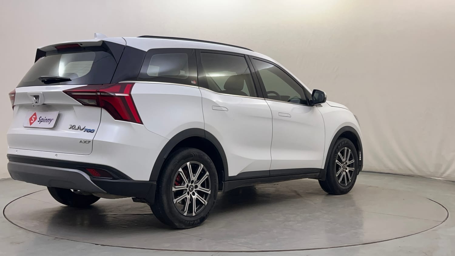 Used 2024 Mahindra XUV700 AX 7 Petrol AT 7 STR Petrol Automatic exterior RIGHT REAR CORNER VIEW