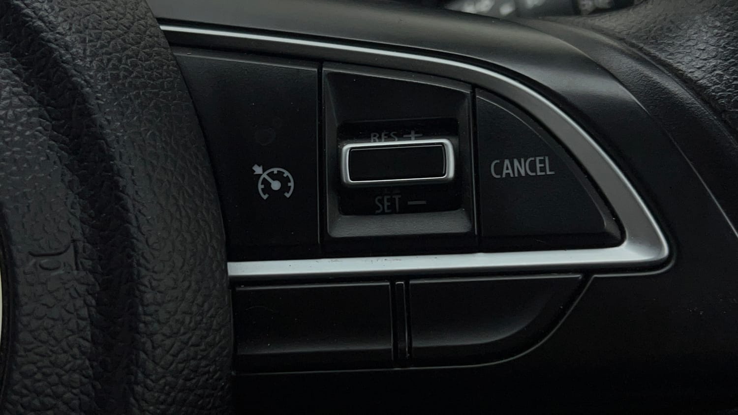 Used 2026 Maruti Suzuki XL6 Zeta MT Petrol Petrol Manual top_features Cruise control