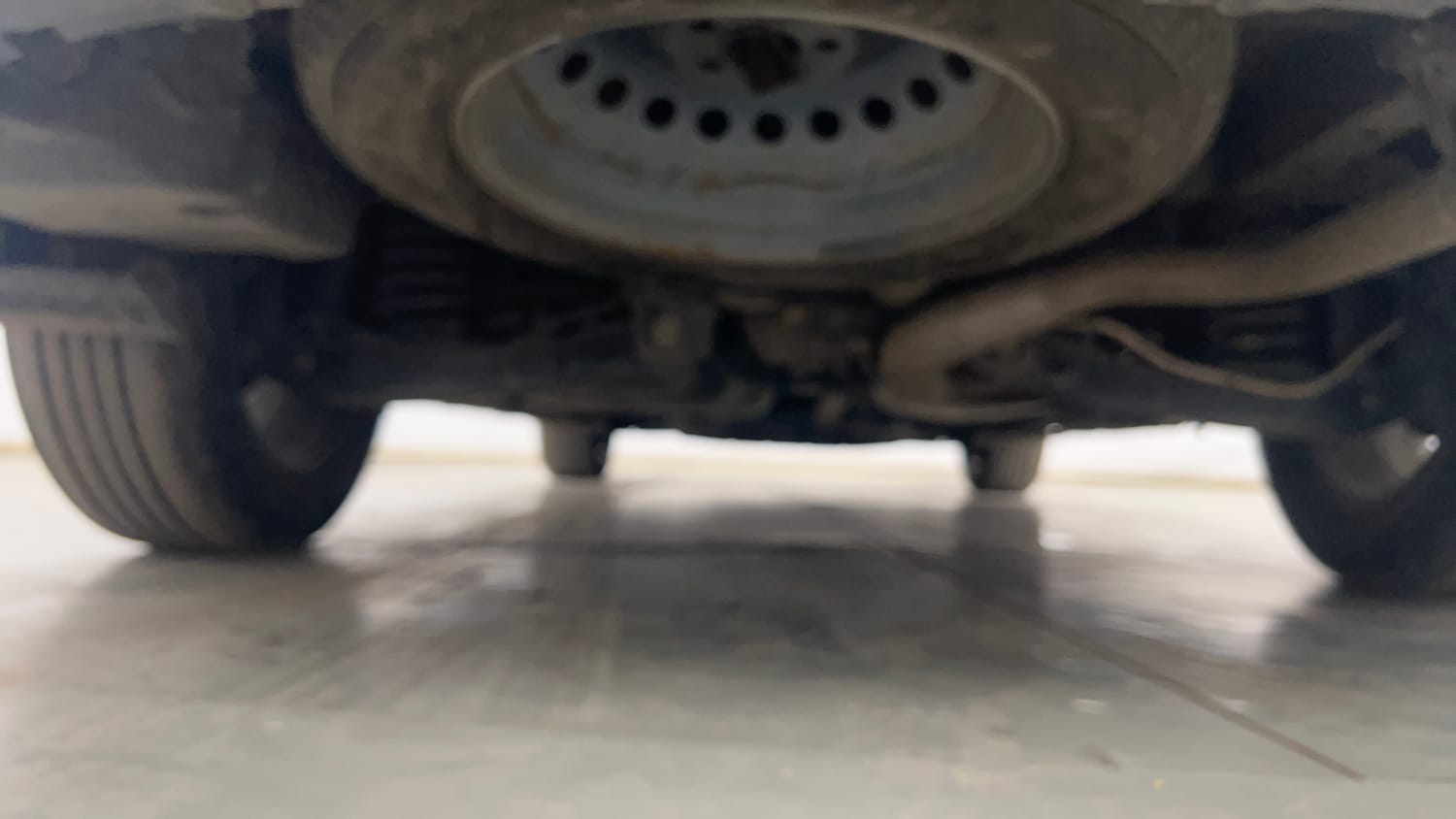 Used 2022 Mahindra XUV700 AX 7 Diesel AT AWD Luxury Pack 7 STR Diesel Automatic extra REAR UNDERBODY VIEW (TAKEN FROM REAR)