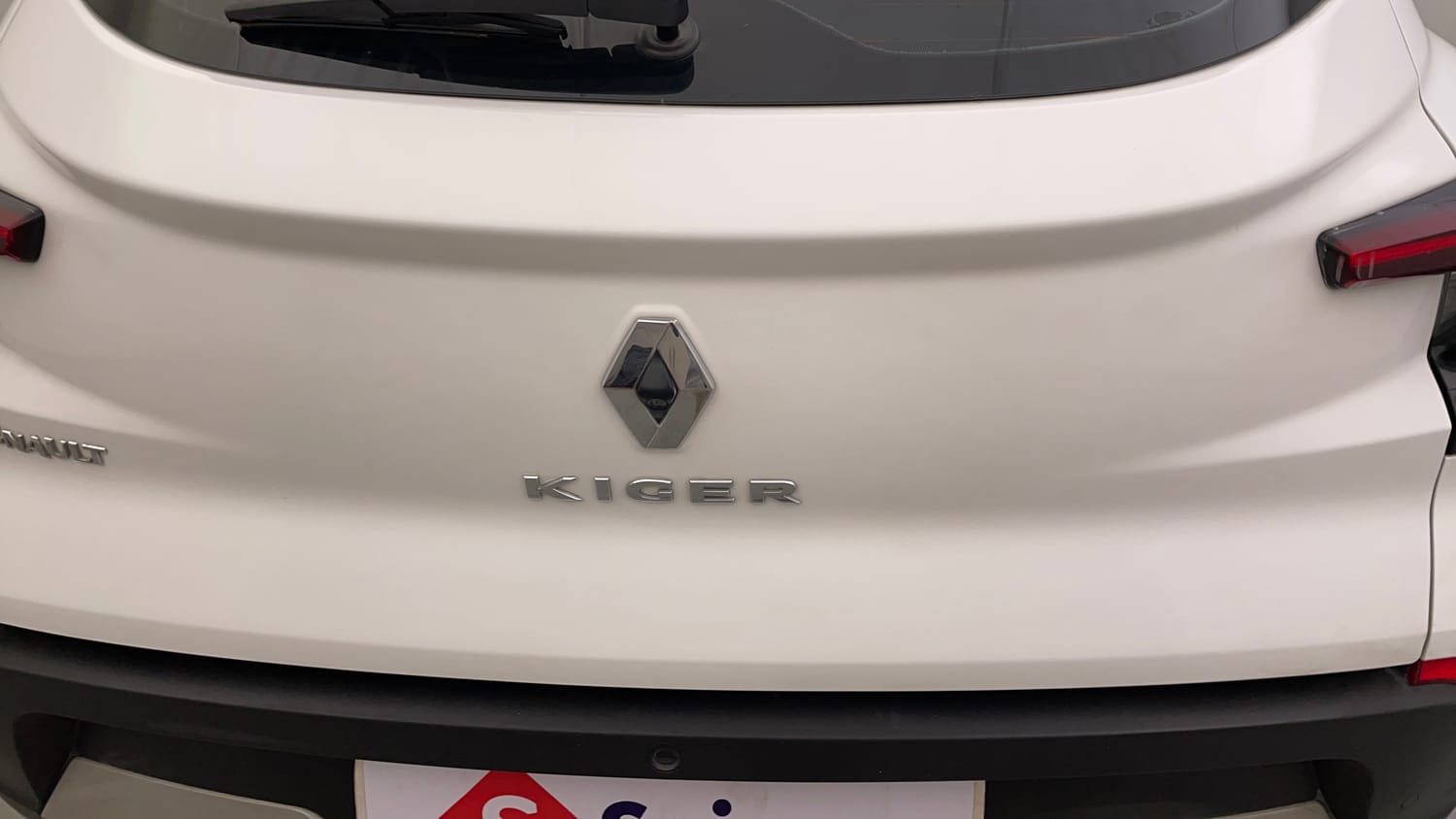 Used 2023 Renault Kiger RXZ AMT Petrol Automatic dents MINOR SCRATCH