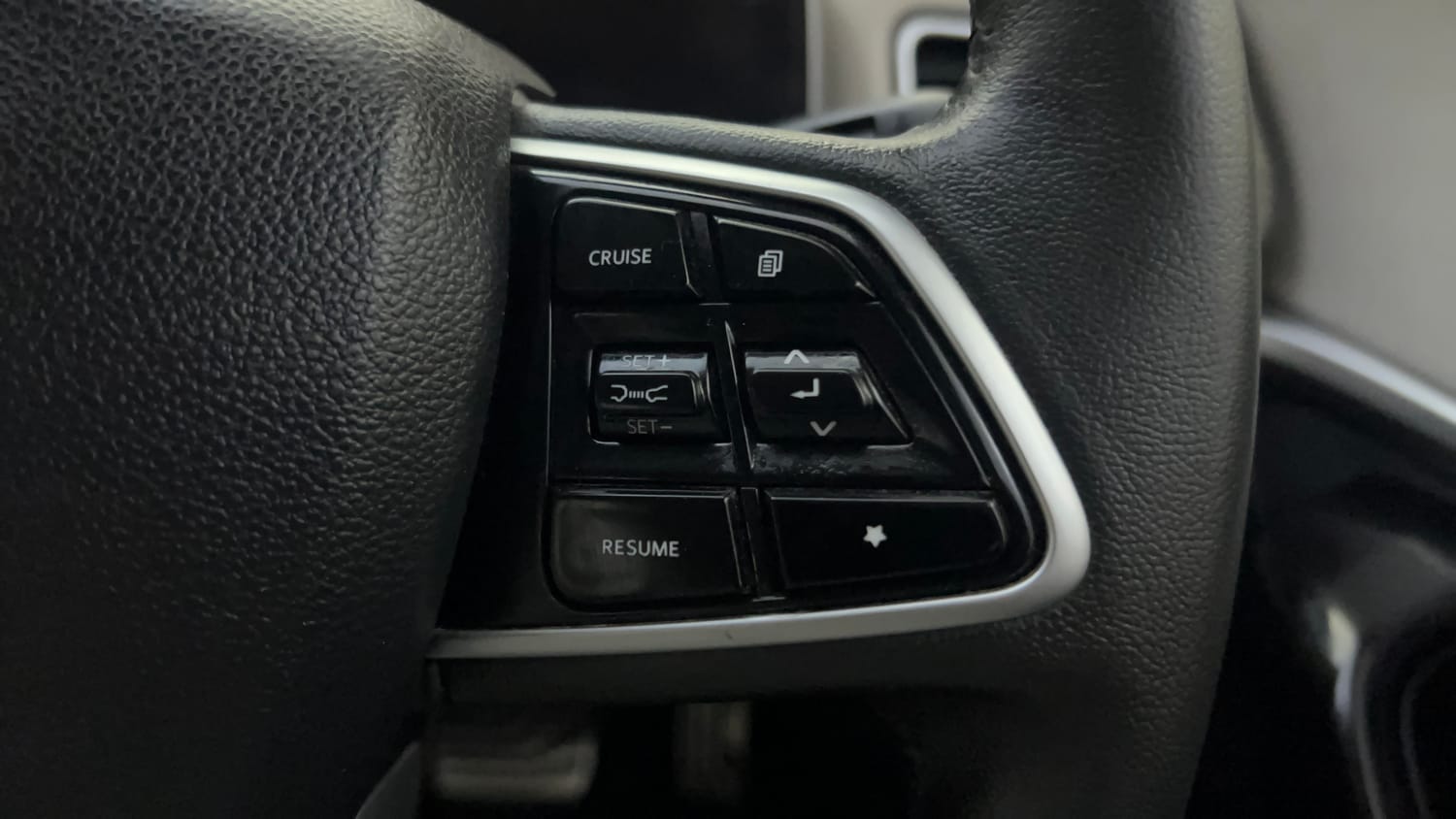 Used 2024 Mahindra XUV700 AX 7 Petrol AT 7 STR Petrol Automatic top_features Cruise control