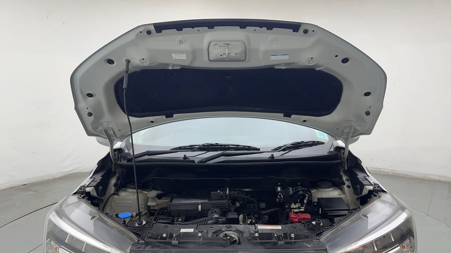 Used 2026 Maruti Suzuki XL6 Zeta MT Petrol Petrol Manual engine ENGINE & BONNET OPEN FRONT VIEW