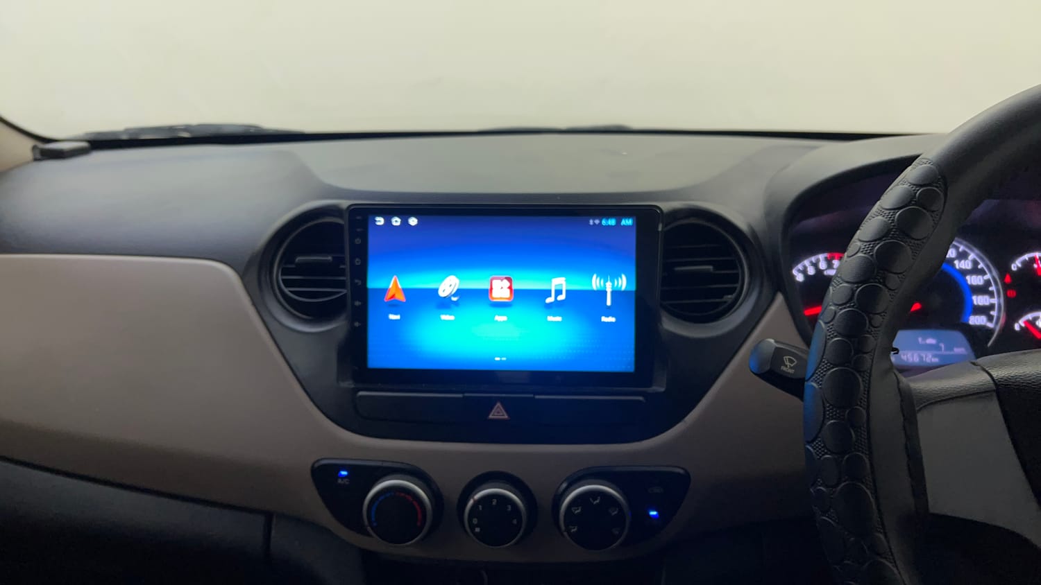 Used 2014 Hyundai Grand i10 Sportz 1.2 Kappa VTVT Petrol Manual top_features Integrated (in-dash) music system