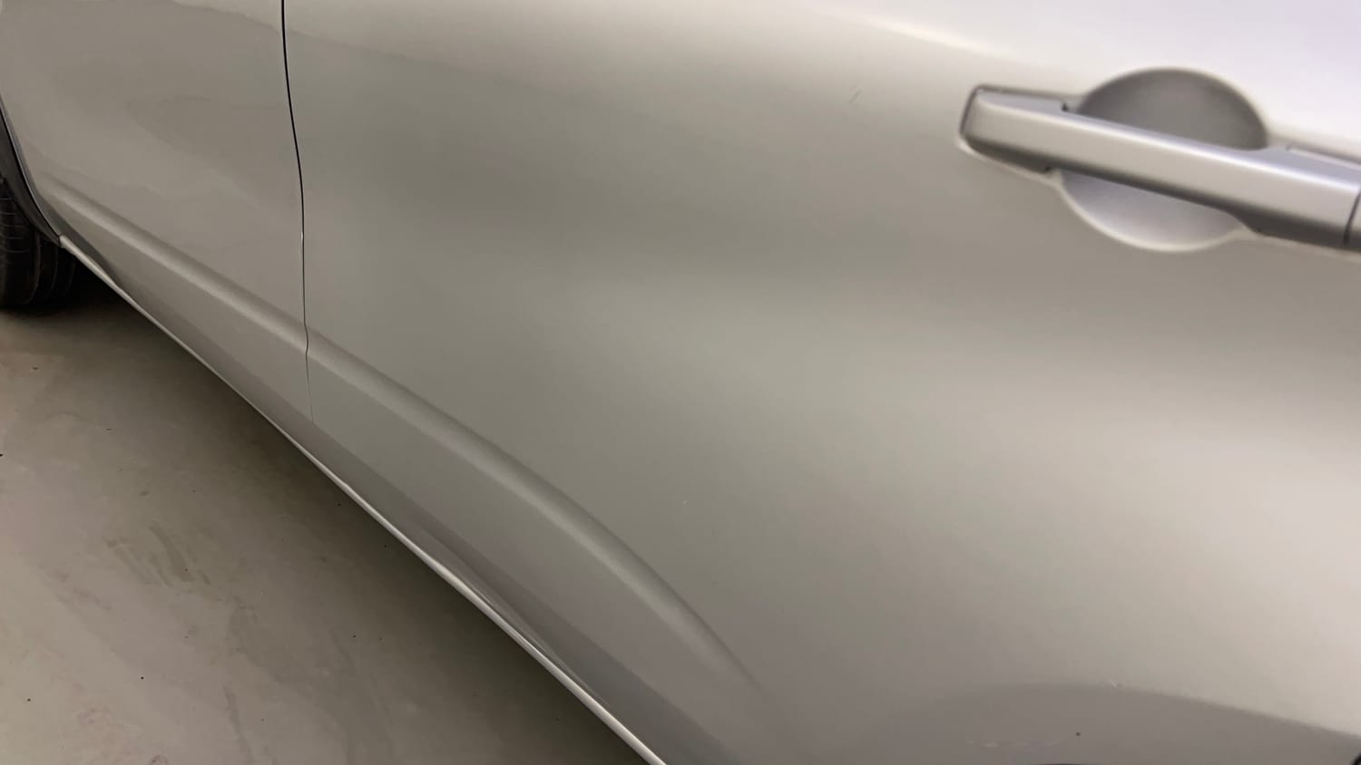 Used 2020 Renault Triber RXZ Petrol Manual dents MINOR DENT