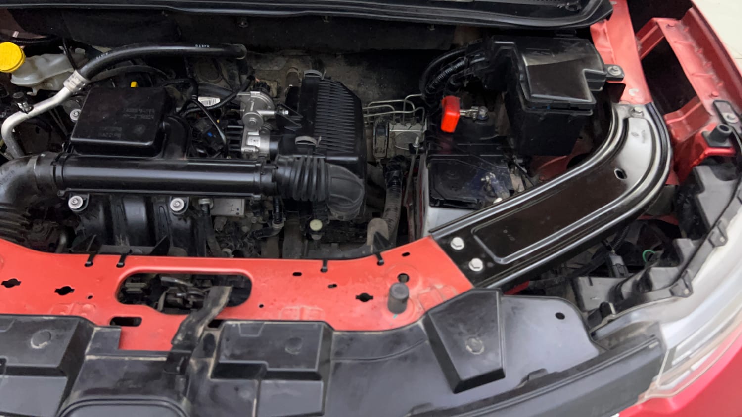 Used 2022 Renault Kiger RXT (O) MT Dual Tone Petrol Manual engine ENGINE LEFT SIDE VIEW