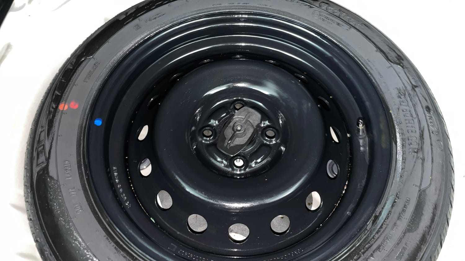 Used 2024 Maruti Suzuki Fronx Delta Plus 1.2L AGS Petrol Automatic tyres SPARE TYRE VIEW