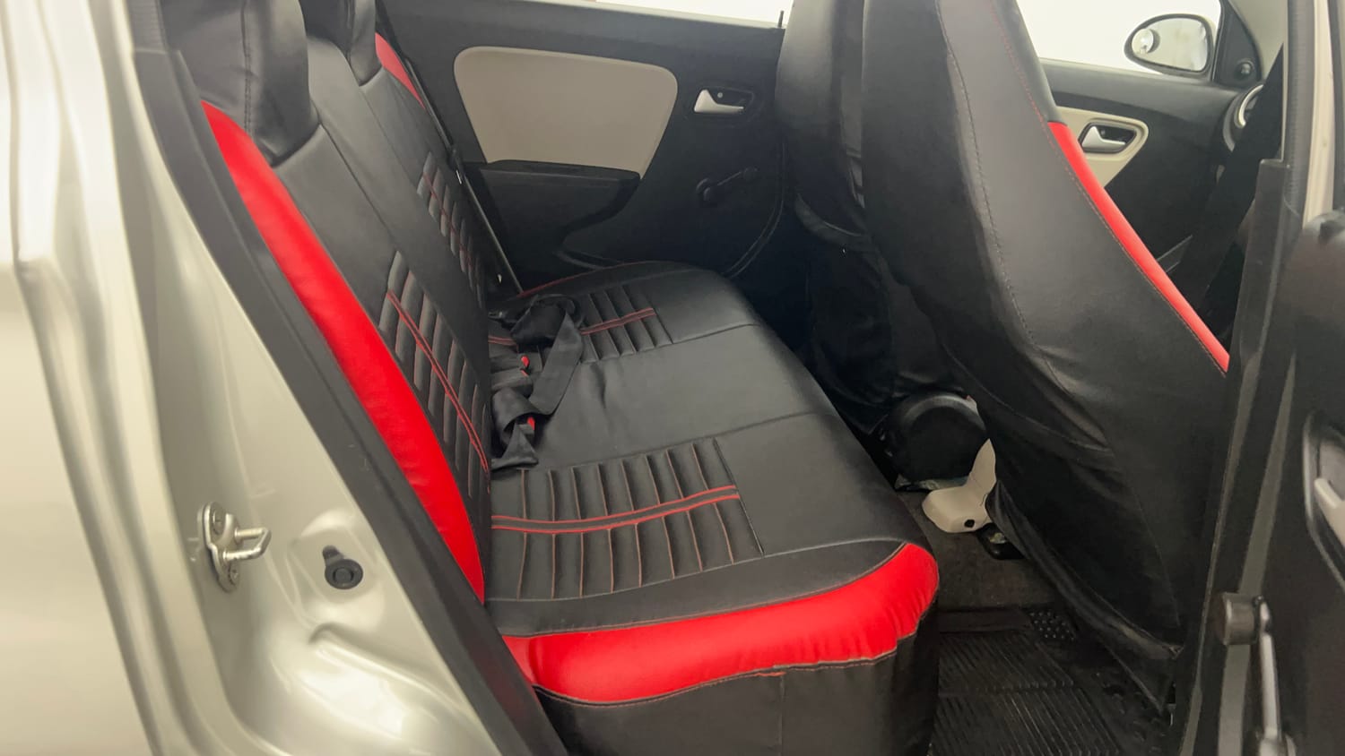 Used 2022 Maruti Suzuki Alto 800 LXi (O) Petrol Manual interior RIGHT SIDE REAR DOOR CABIN VIEW