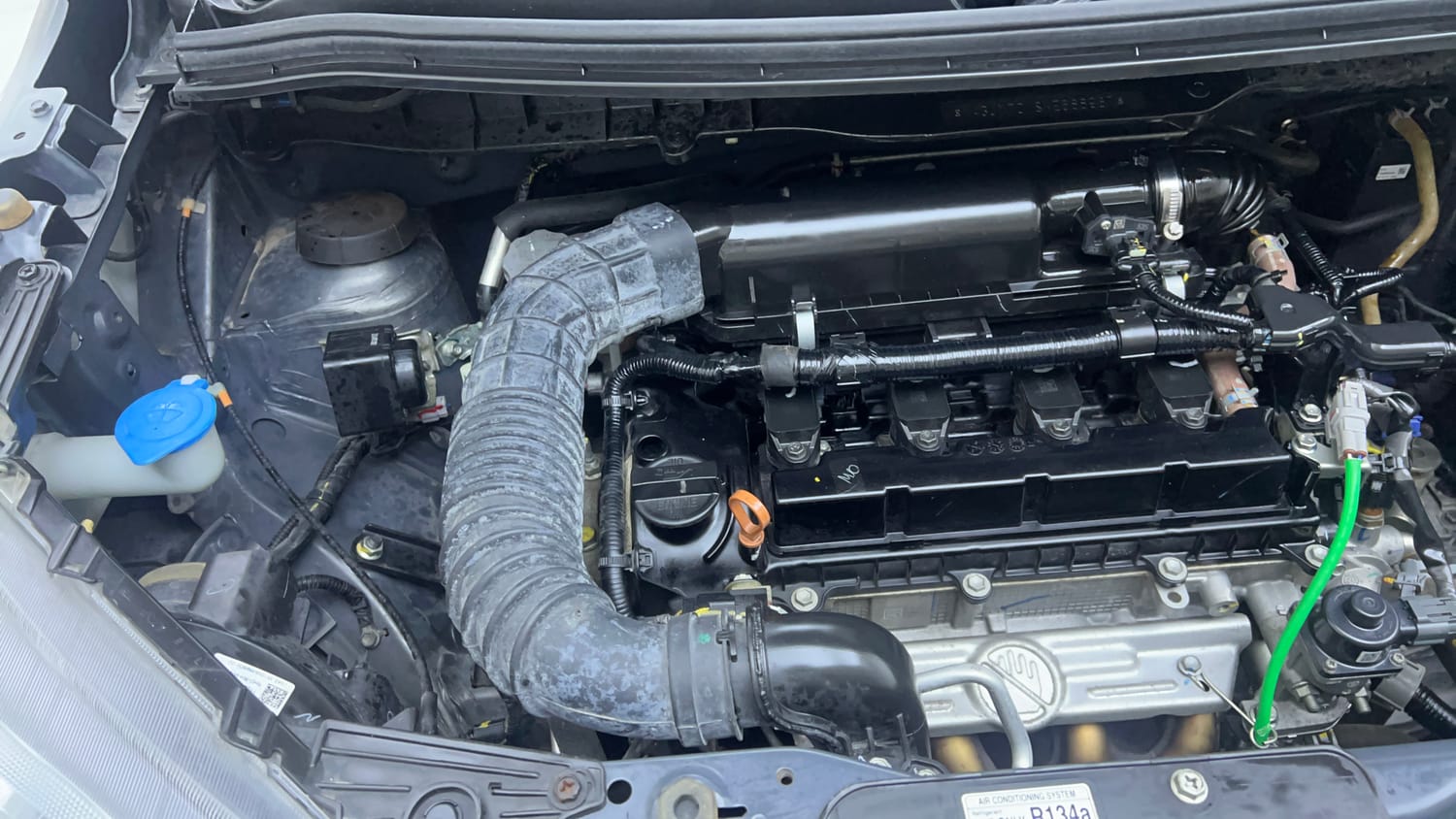 Used 2022 Maruti Suzuki Wagon R ZXI Plus 1.2 Petrol Manual engine ENGINE RIGHT SIDE VIEW