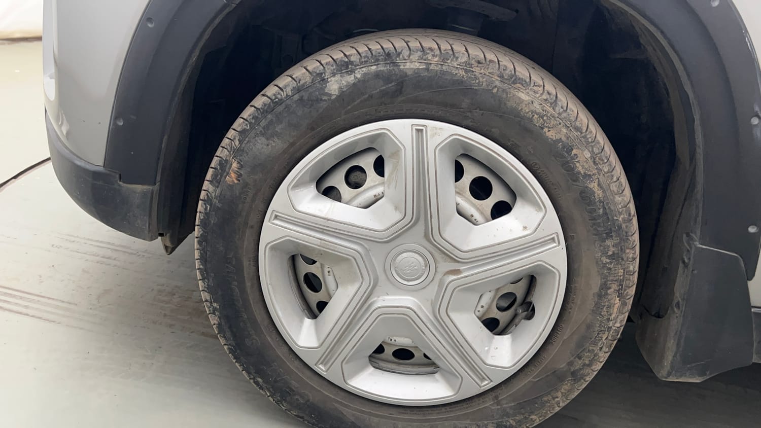Used 2022 maruti-suzuki Vitara Brezza LXi Petrol Manual tyres LEFT FRONT TYRE RIM VIEW