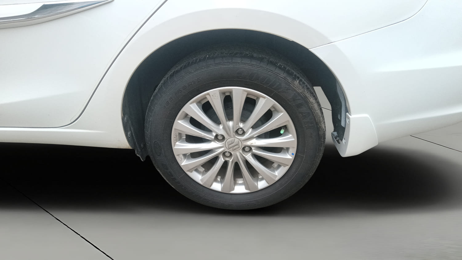 Used 2023 Maruti Suzuki Ciaz Zeta 1.5 Petrol Manual tyres LEFT REAR TYRE RIM VIEW