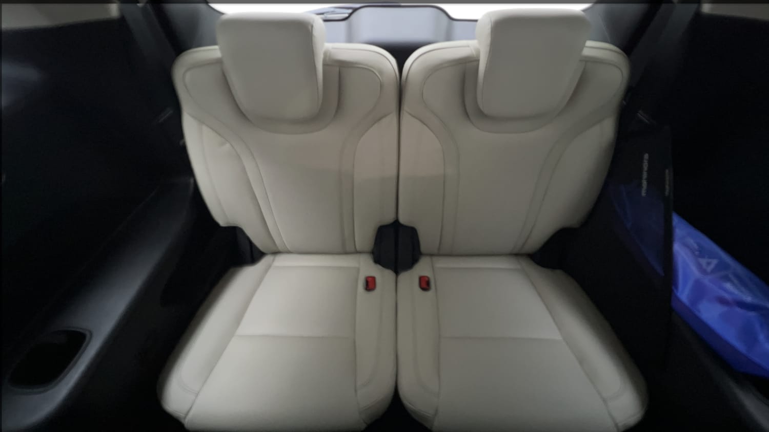 Used 2024 Mahindra XUV700 AX 7 Luxury Pack Diesel MT 7 STR Diesel Manual interior THIRD ROW SEAT