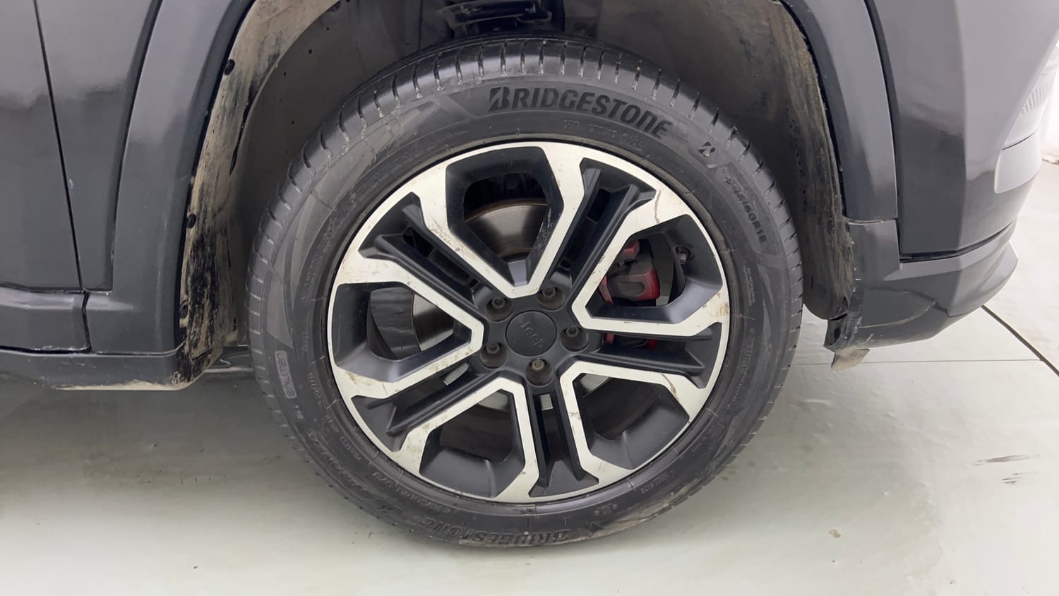 Used 2021 Jeep Compass Model S (O) 1.4 Petrol DCT Petrol Automatic tyres RIGHT FRONT TYRE RIM VIEW