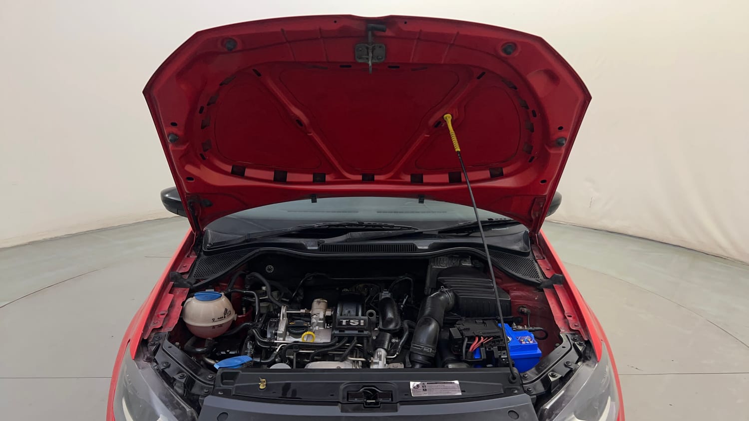 Used 2016 Volkswagen Polo GT TSI Petrol Automatic engine ENGINE & BONNET OPEN FRONT VIEW