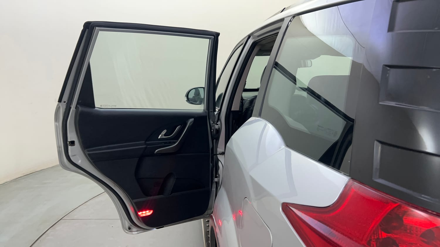 Used 2017 Mahindra XUV500 W10 Diesel Manual interior LEFT REAR DOOR OPEN VIEW