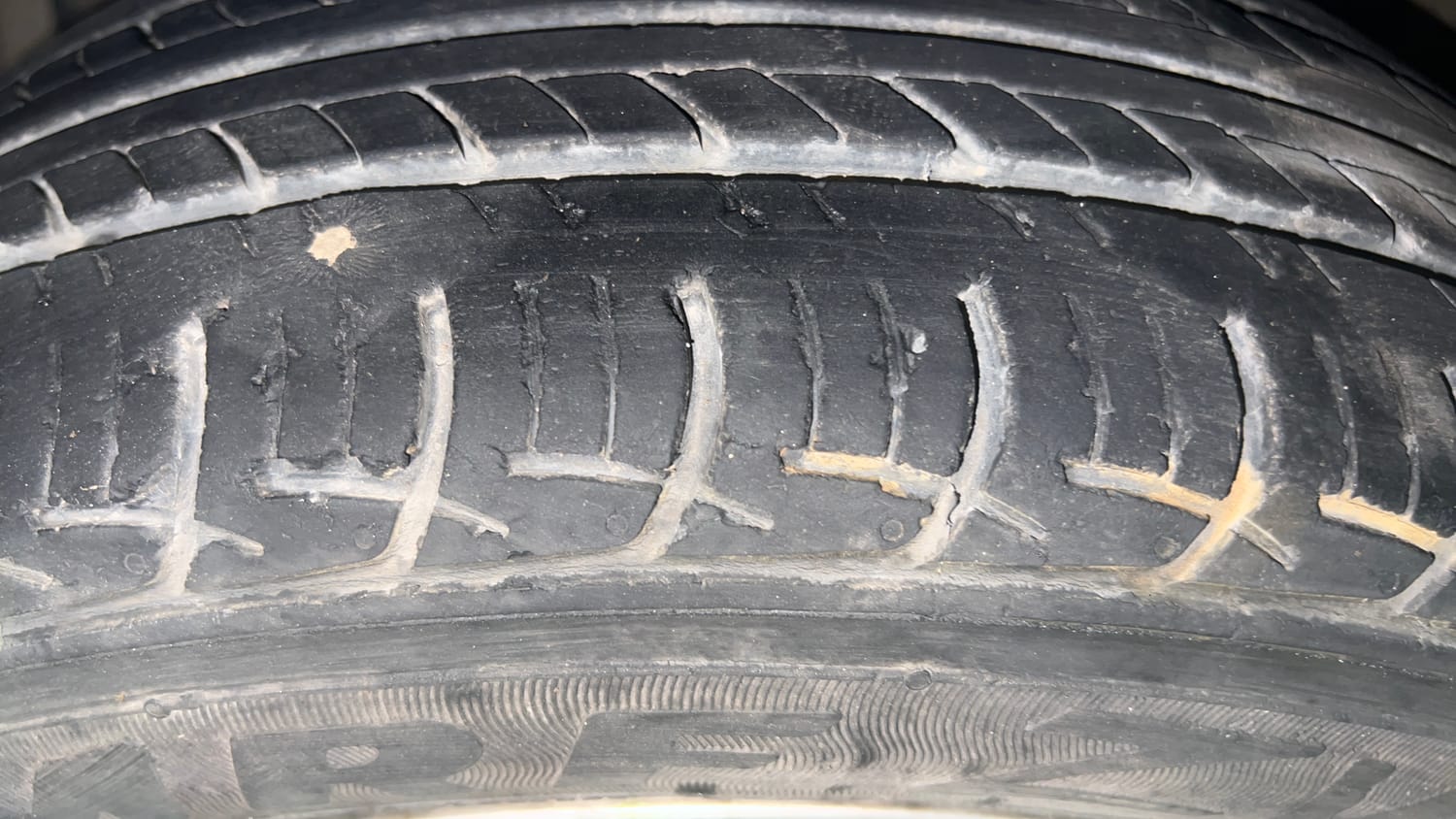 Used 2018 Maruti Suzuki Ciaz Zeta 1.4 MT Petrol Manual tyres LEFT FRONT TYRE TREAD VIEW