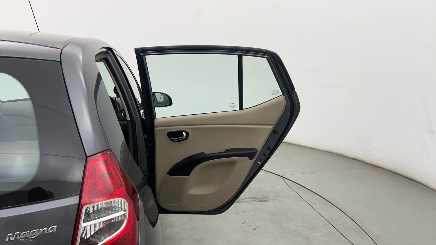 Used 2013 Hyundai i10 1.1L iRDE Magna Special Edition Petrol Manual interior RIGHT REAR DOOR OPEN VIEW