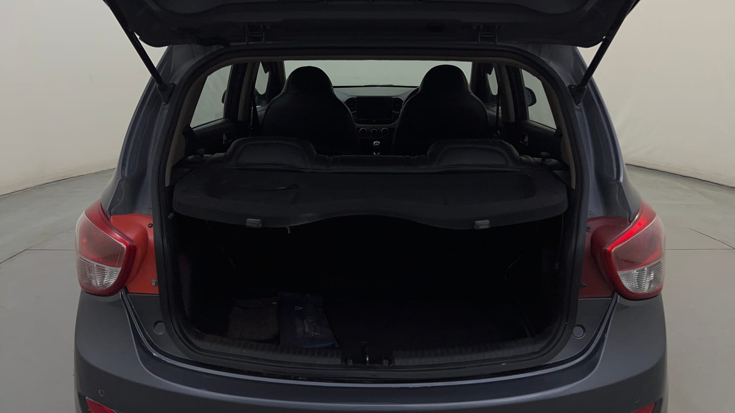Used 2014 Hyundai Grand i10 Sportz 1.2 Kappa VTVT Petrol Manual interior DICKY INSIDE VIEW