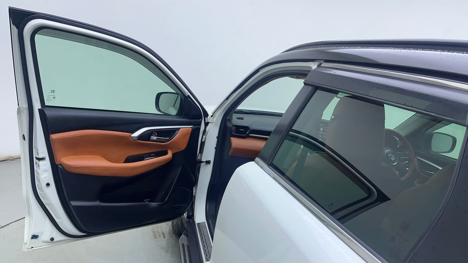 Used 2023 Maruti Suzuki Grand Vitara Zeta Smart Hybrid AT Petrol Automatic interior LEFT FRONT DOOR OPEN VIEW
