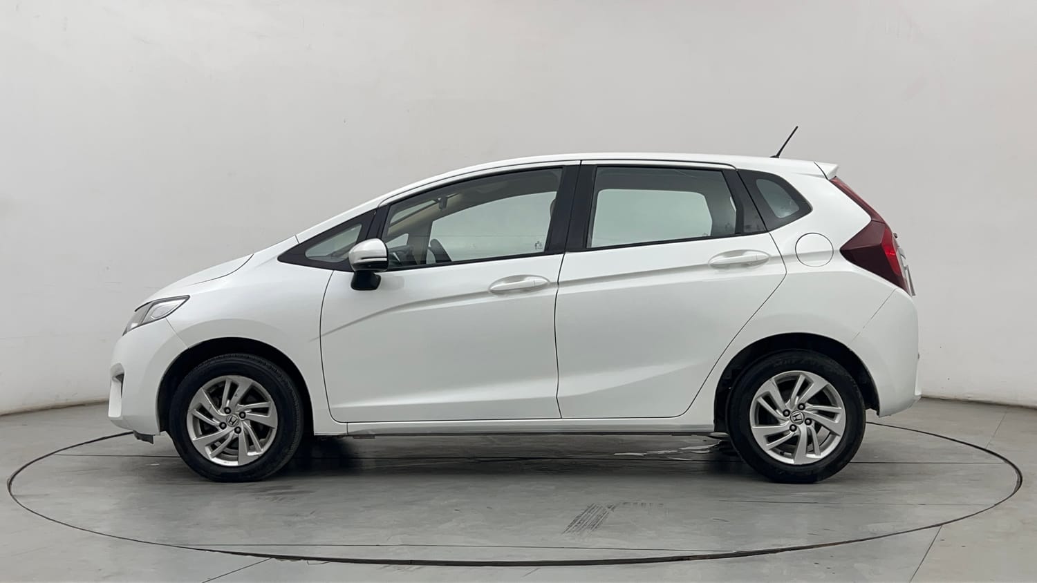 Used 2016 Honda Jazz V AT Petrol Petrol Automatic exterior LEFT SIDE VIEW