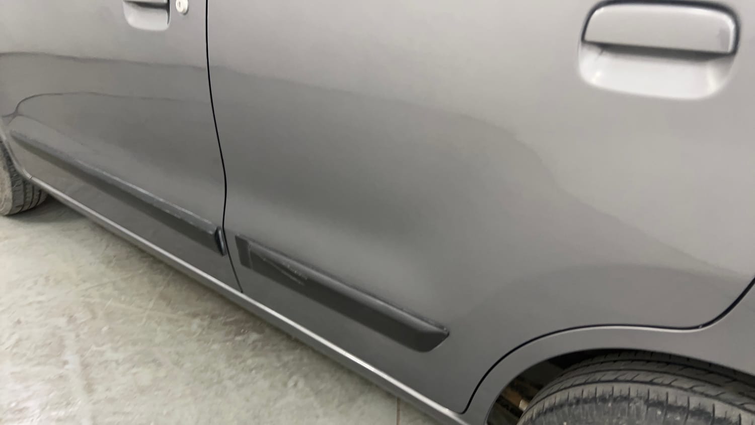 Used 2018 Maruti Suzuki Wagon R 1.0 VXI AMT Petrol Automatic dents MINOR SCRATCH