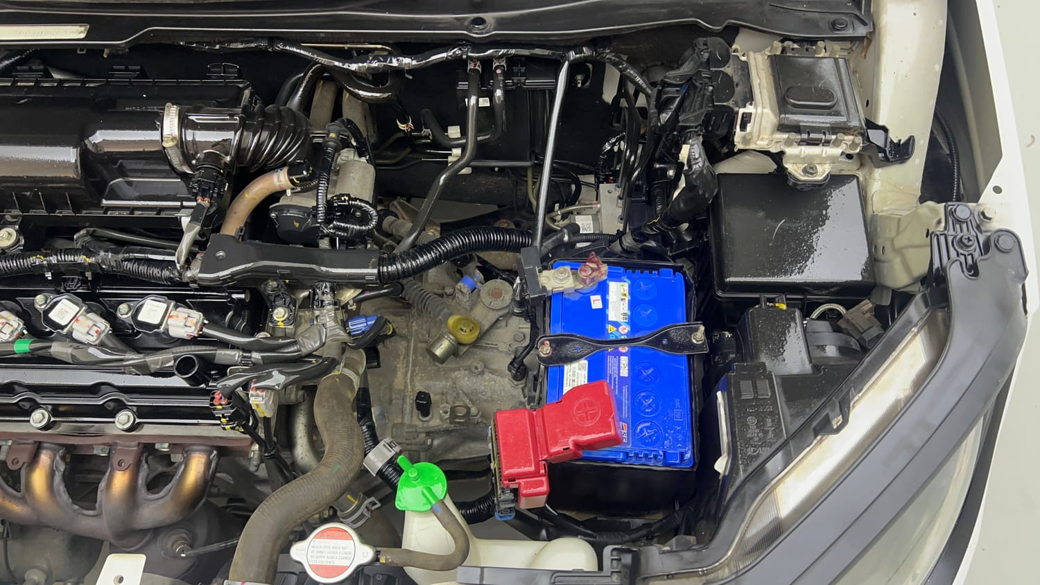Used 2023 Maruti Suzuki Ignis Sigma 1.2 MT Petrol Manual engine ENGINE LEFT SIDE VIEW