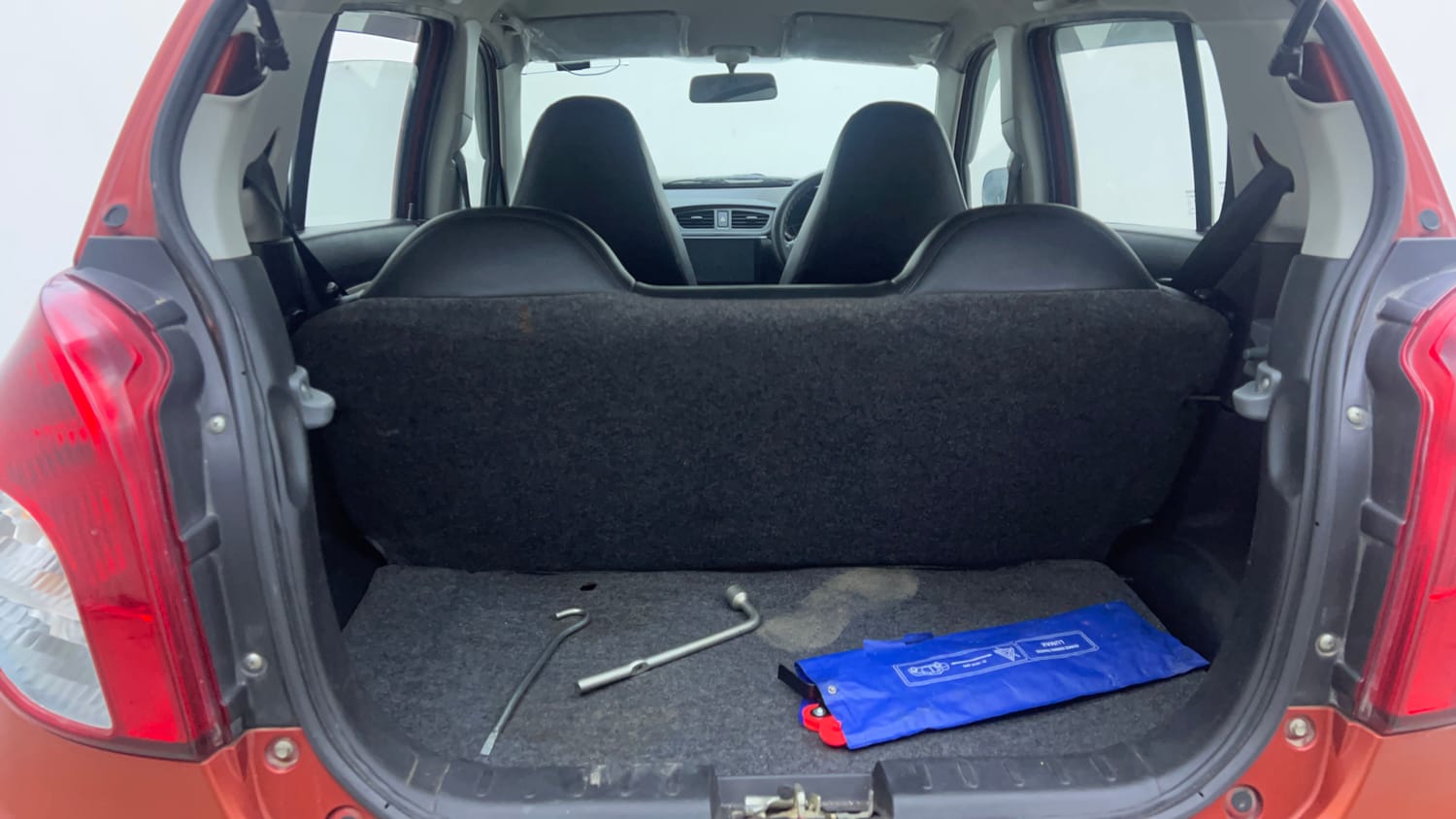 Used 2021 Maruti Suzuki Alto 800 LXi Petrol Manual interior DICKY INSIDE VIEW