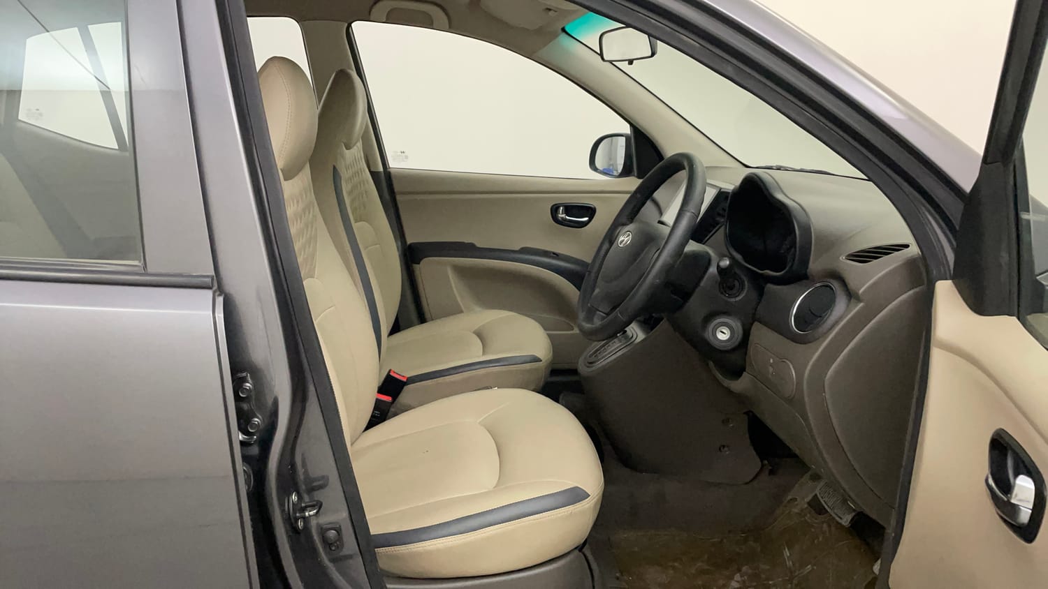 Used 2012 Hyundai i10 Sportz 1.2 AT Kappa2 Petrol Automatic interior RIGHT SIDE FRONT DOOR CABIN VIEW