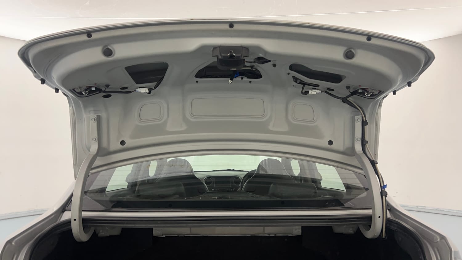Used 2019 Hyundai Xcent SX Petrol Manual interior DICKY DOOR OPEN VIEW