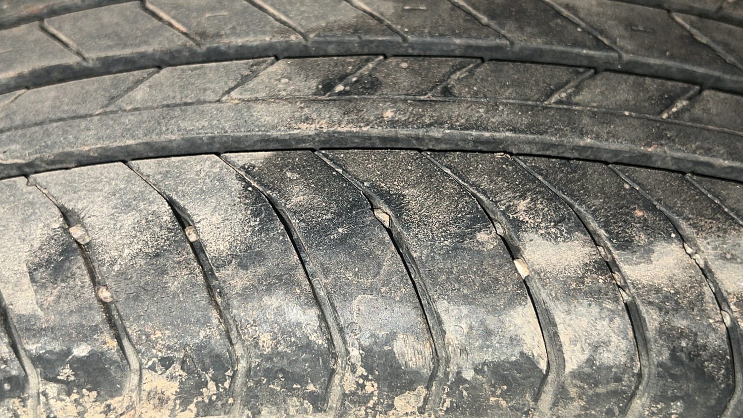 Used 2022 maruti-suzuki Vitara Brezza LXi Petrol Manual tyres LEFT REAR TYRE TREAD VIEW