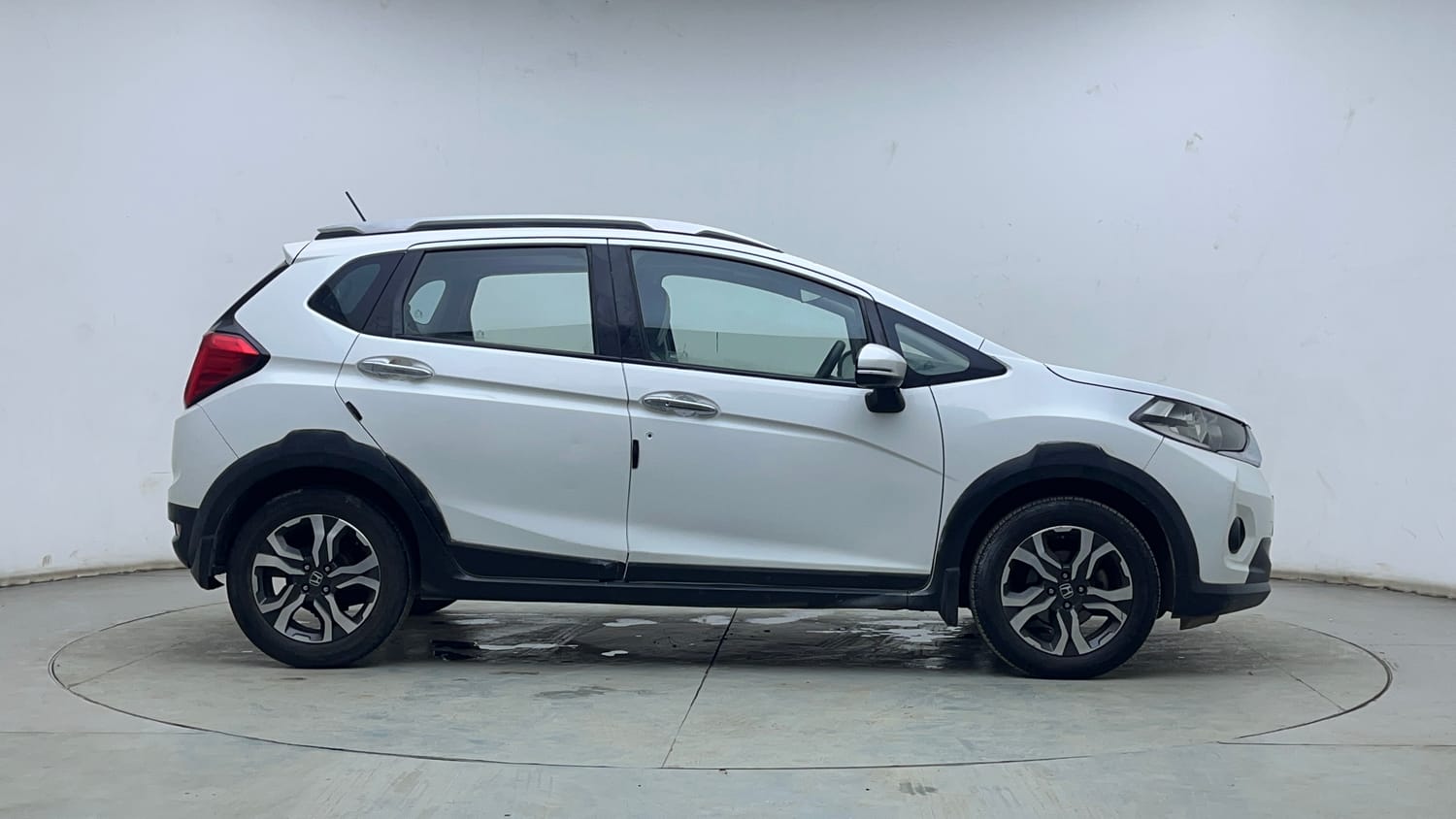 Used 2018 Honda WR-V VX MT Diesel Diesel Manual exterior RIGHT SIDE VIEW