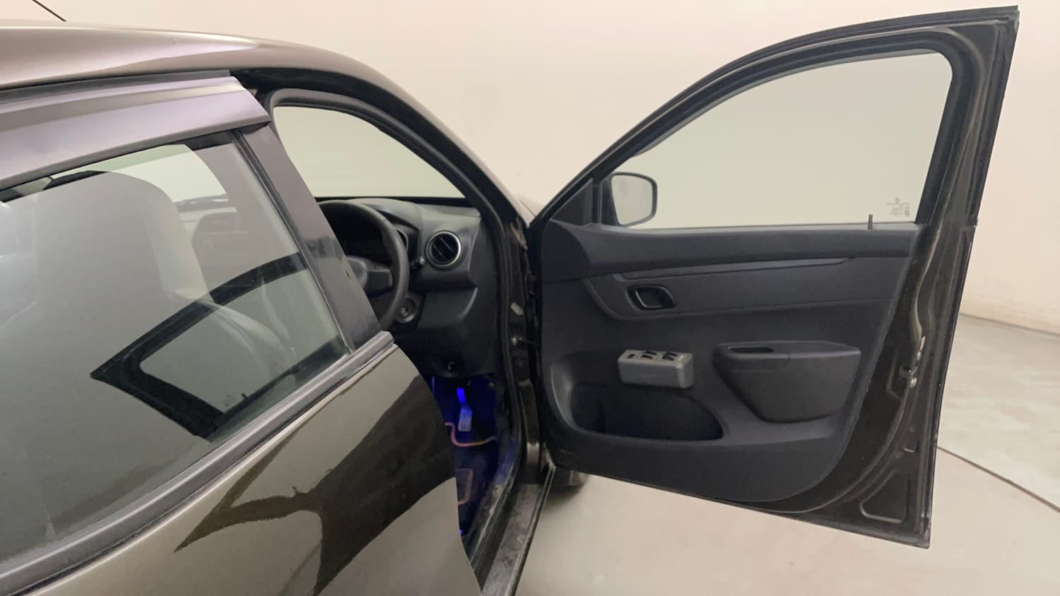 Used 2016 Renault Kwid RXL Petrol Manual interior RIGHT FRONT DOOR OPEN VIEW