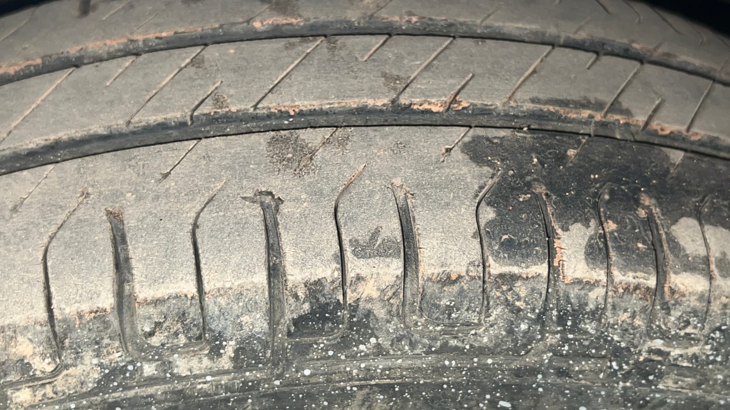 Used 2013 Maruti Suzuki Wagon R LXI Petrol Manual tyres RIGHT FRONT TYRE TREAD VIEW
