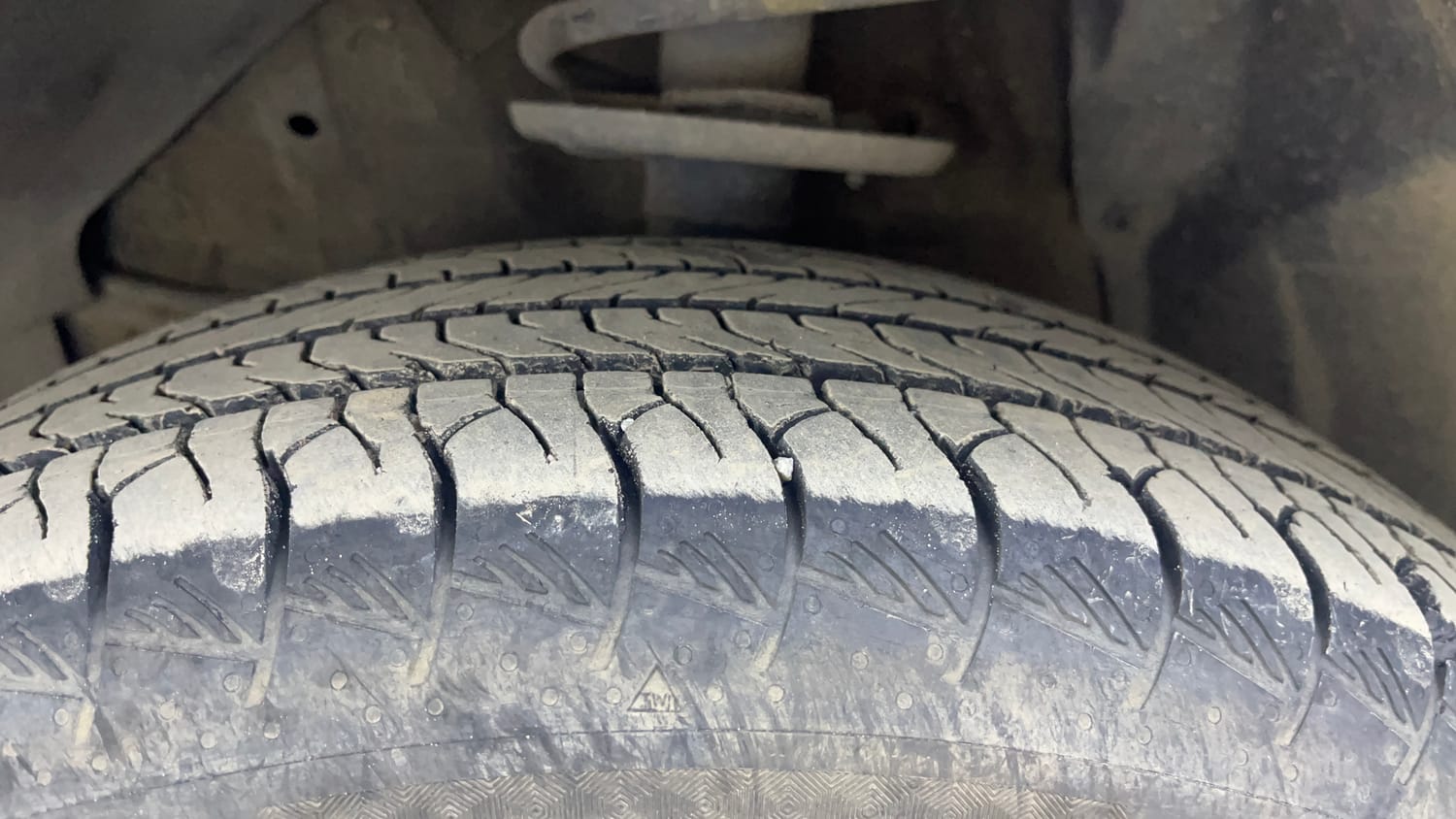 Used 2023 Maruti Suzuki Grand Vitara Zeta Smart Hybrid AT Petrol Automatic tyres LEFT FRONT TYRE TREAD VIEW