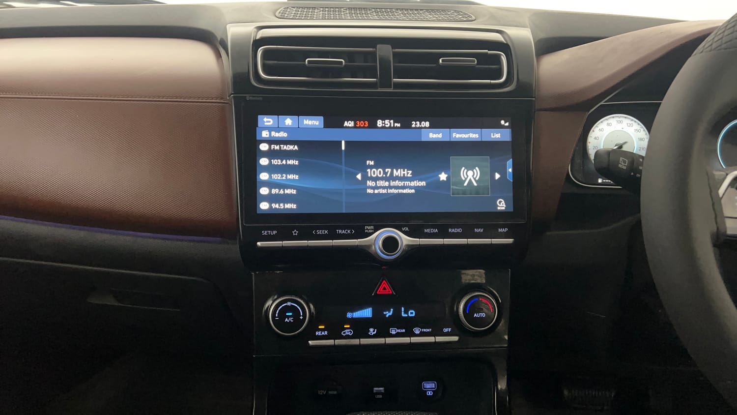 Used 2021 Hyundai Alcazar Signature (O) 6 STR 1.5 Diesel AT Diesel Automatic interior MUSIC SYSTEM & AC CONTROL VIEW