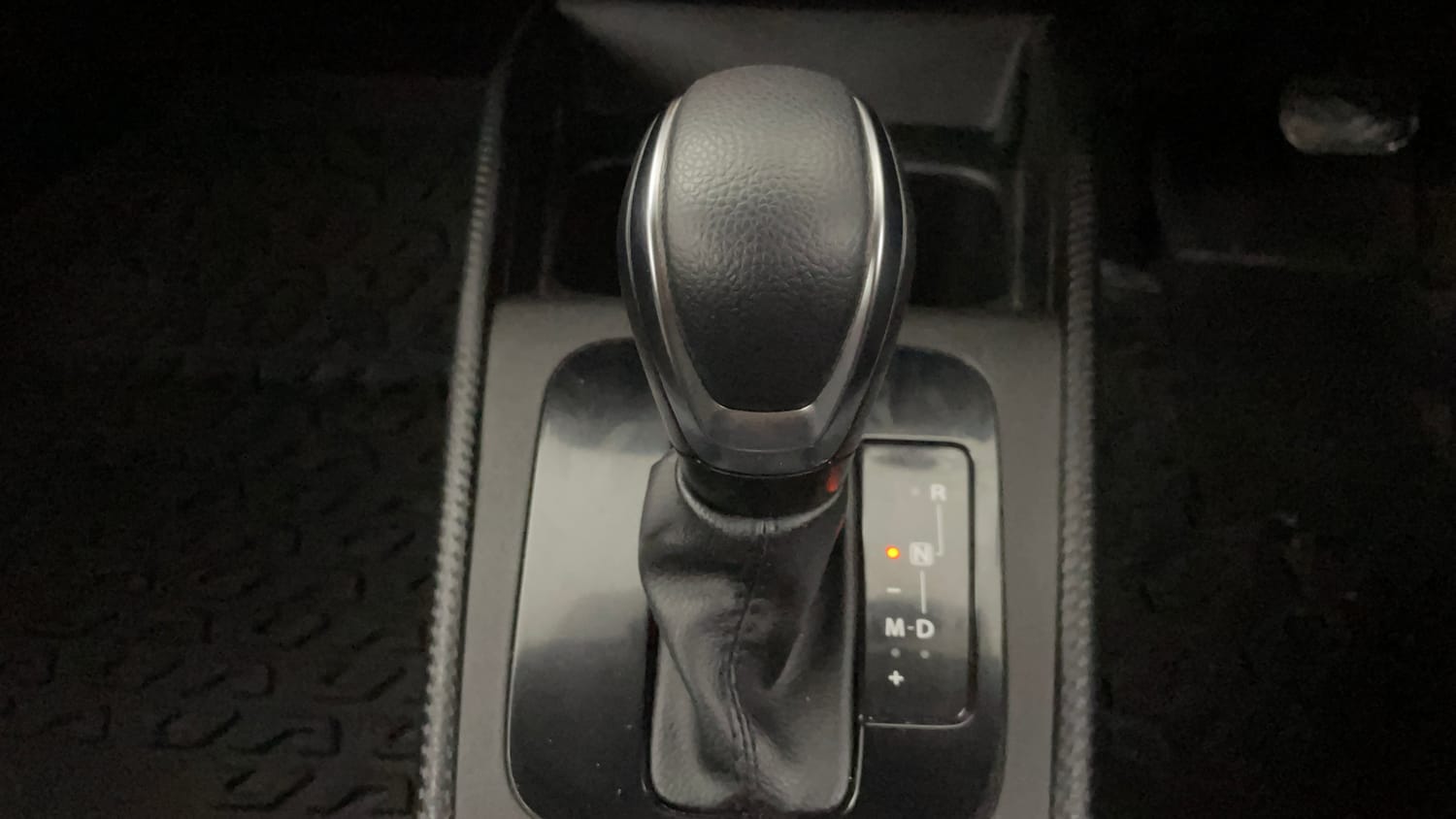 Used 2024 Maruti Suzuki Fronx Delta Plus 1.2L AGS Petrol Automatic interior GEAR  KNOB VIEW
