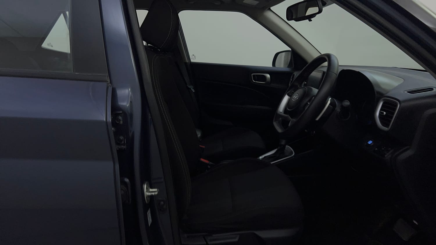 Used 2022 Hyundai Venue SX Plus 1.0 Turbo DCT Petrol Automatic interior RIGHT SIDE FRONT DOOR CABIN VIEW