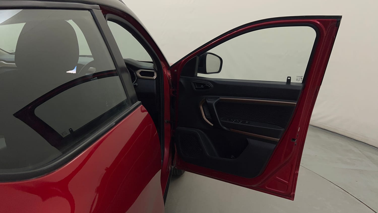 Used 2022 Renault Kiger RXT (O) MT Dual Tone Petrol Manual interior RIGHT FRONT DOOR OPEN VIEW