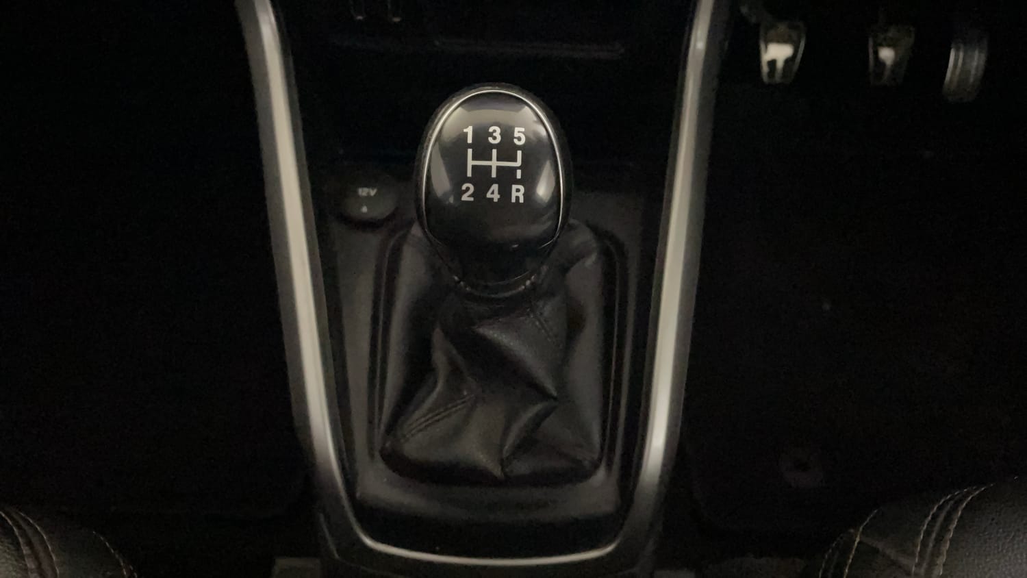 Used 2019 Ford EcoSport Titanium 1.5L TDCi Diesel Manual interior GEAR  KNOB VIEW