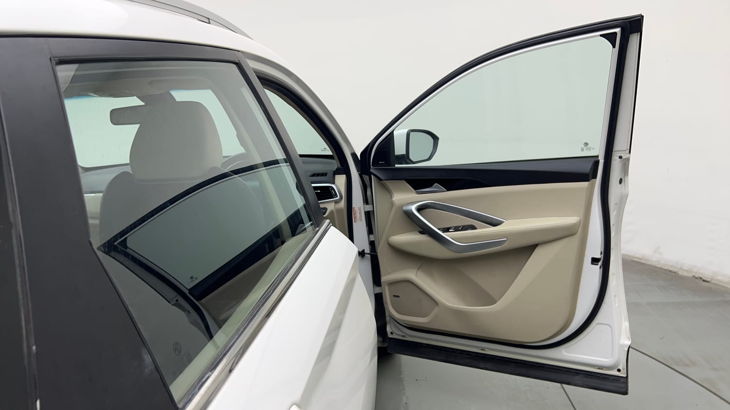 Used 2022 MG Motors Hector Sharp 2.0 Diesel Turbo MT Diesel Manual interior RIGHT FRONT DOOR OPEN VIEW
