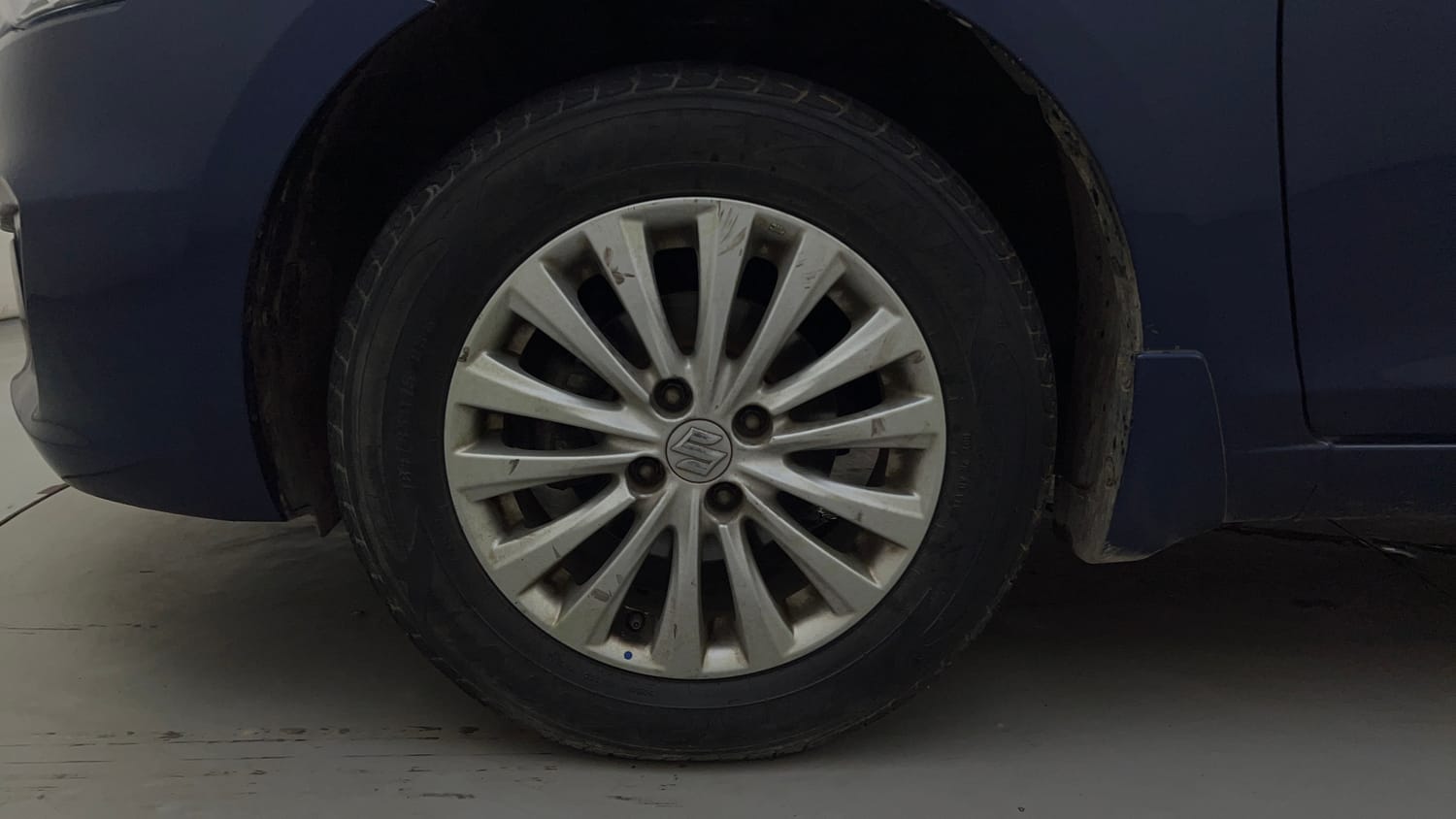 Used 2018 Maruti Suzuki Ciaz Zeta 1.4 MT Petrol Manual tyres LEFT FRONT TYRE RIM VIEW