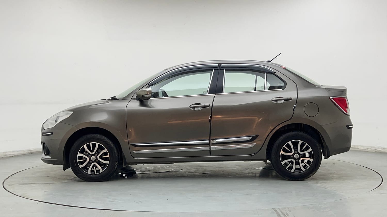 Used 2022 Maruti Suzuki Dzire VXi Petrol Manual exterior LEFT SIDE VIEW