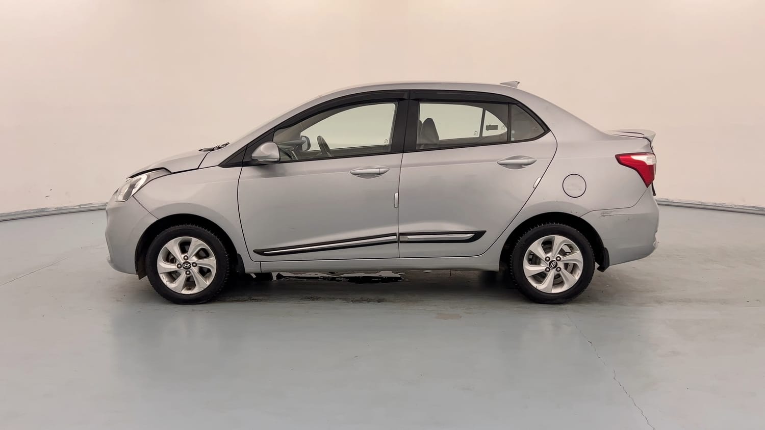 Used 2019 Hyundai Xcent SX Petrol Manual exterior LEFT SIDE VIEW