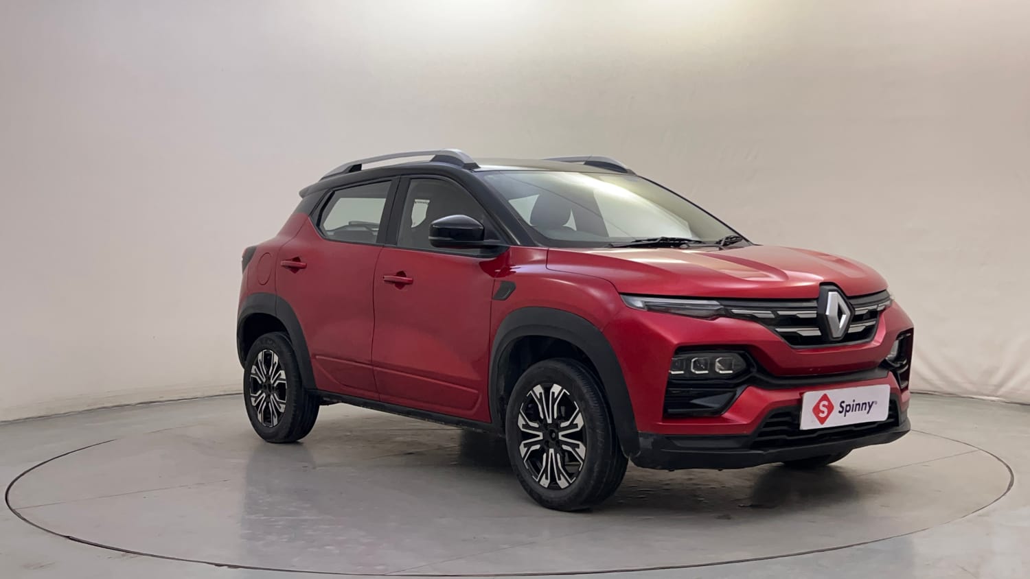 Used 2022 Renault Kiger RXT (O) MT Dual Tone Petrol Manual exterior RIGHT FRONT CORNER VIEW