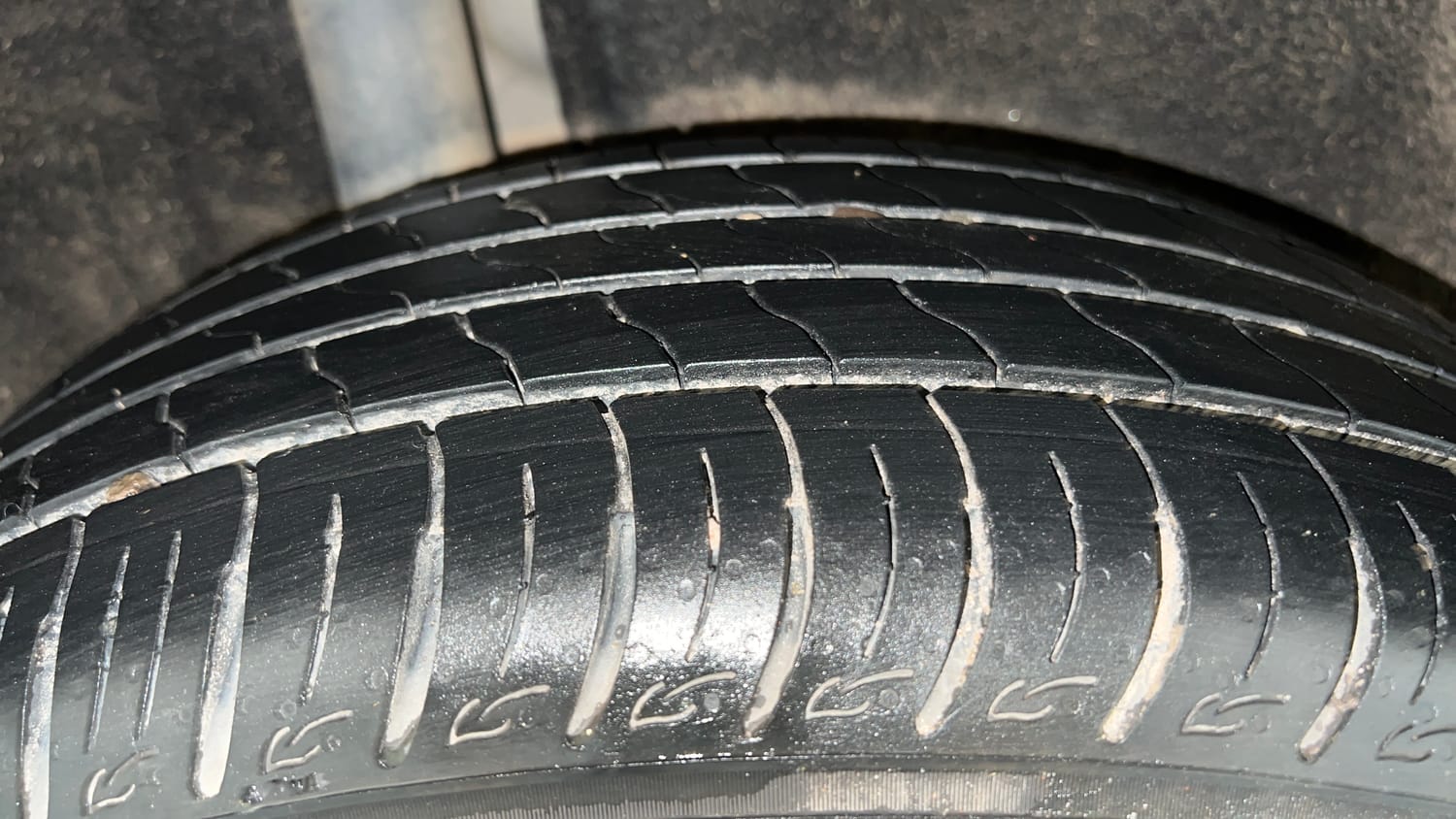 Used 2016 Maruti Suzuki Vitara Brezza [2016-2020] VDi Diesel Manual tyres RIGHT REAR TYRE TREAD VIEW