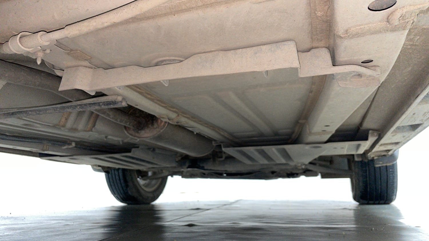 Used 2024 Maruti Suzuki Fronx Delta Plus 1.2L AGS Petrol Automatic extra REAR RIGHT UNDERBODY VIEW