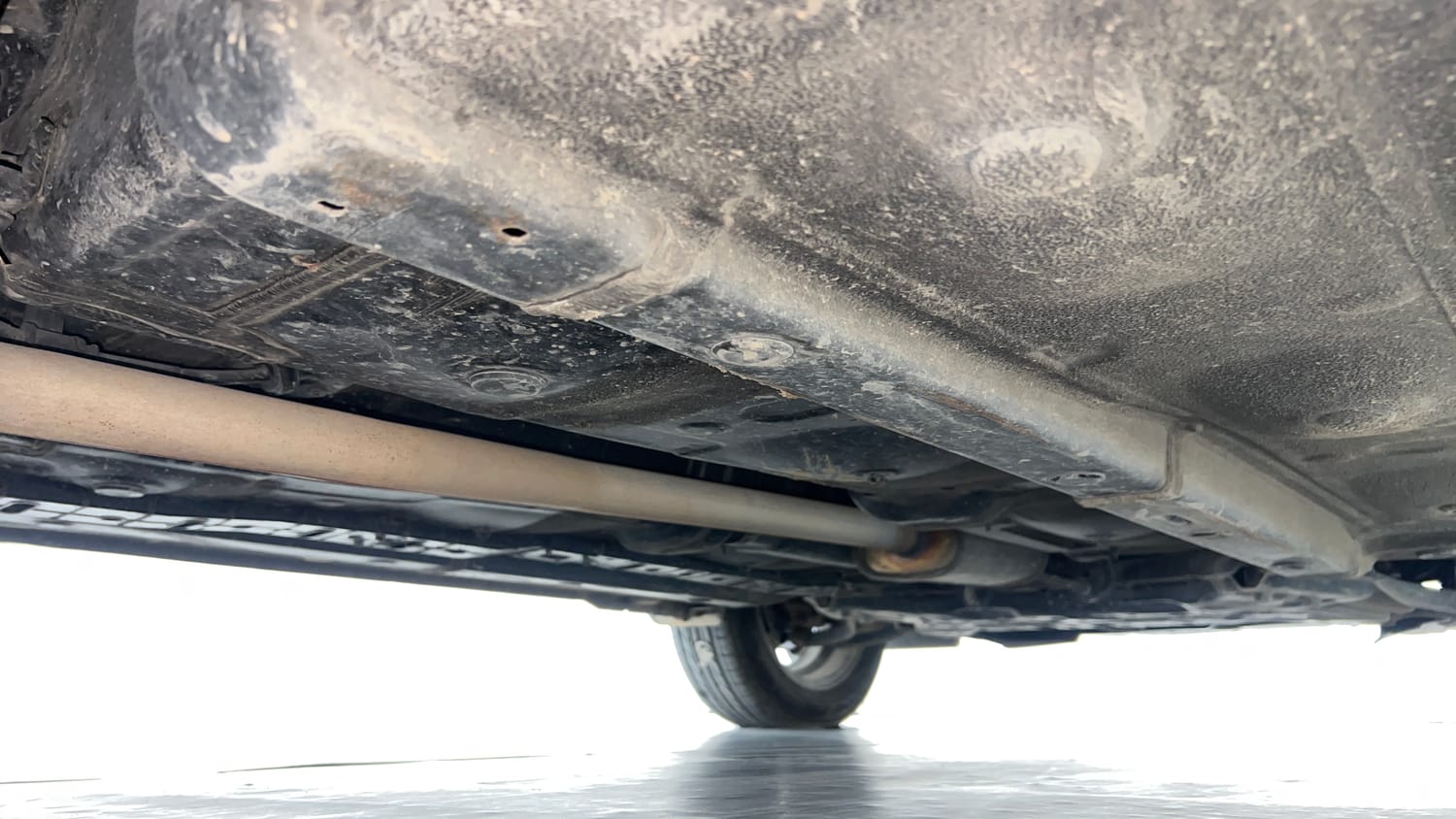 Used 2018 Hyundai Xcent SX (O) Petrol Manual extra REAR RIGHT UNDERBODY VIEW
