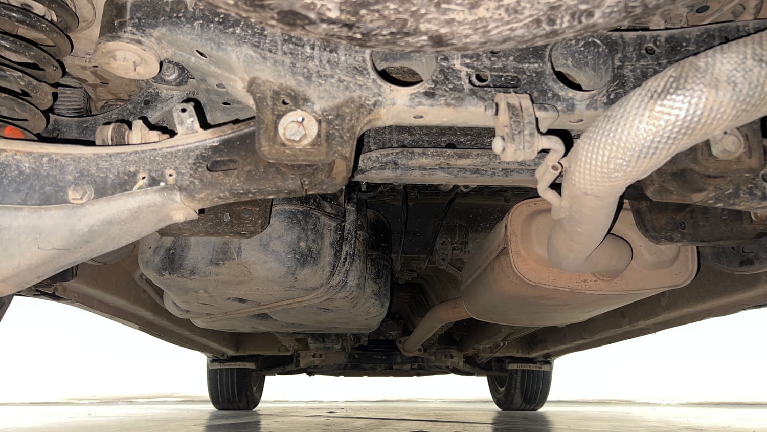 Used 2024 Mahindra XUV700 AX 7 Petrol AT 7 STR Petrol Automatic extra REAR UNDERBODY VIEW (TAKEN FROM REAR)