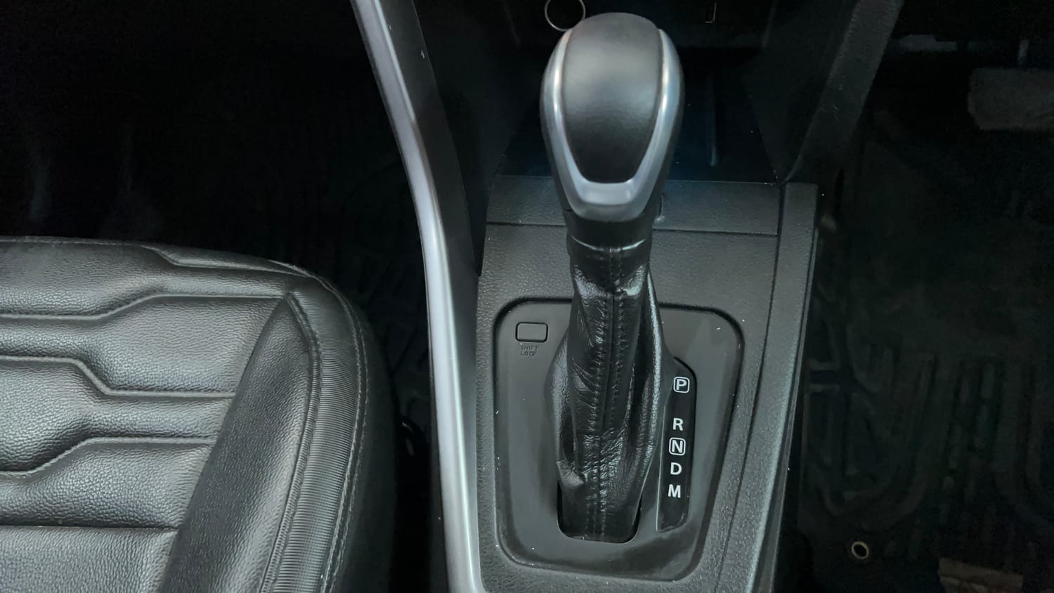 Used 2022 Maruti Suzuki Brezza Zxi Plus AT Dual Tone Petrol Automatic interior GEAR  KNOB VIEW