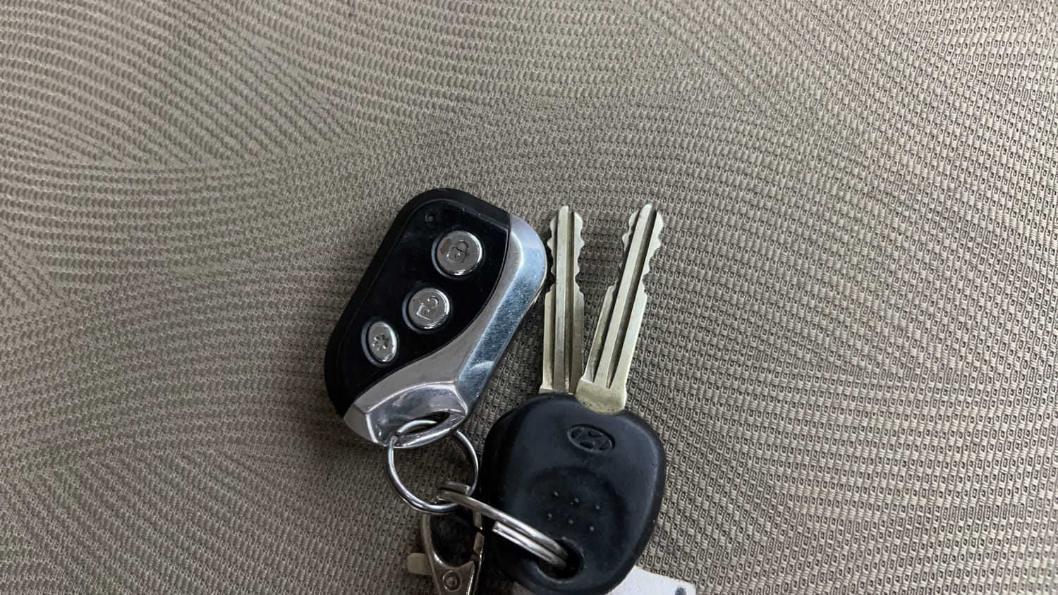 Used 2013 Hyundai i10 1.1L iRDE Magna Special Edition Petrol Manual extra CAR KEY VIEW