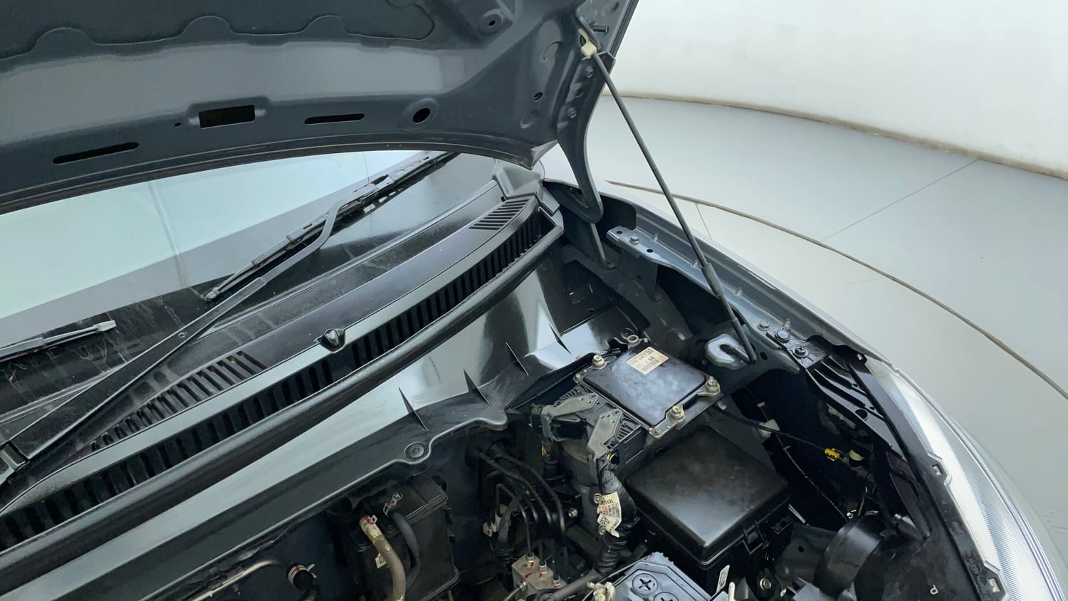 Used 2023 Maruti Suzuki Celerio ZXi Plus AMT Petrol Automatic engine ENGINE LEFT SIDE HINGE & APRON VIEW